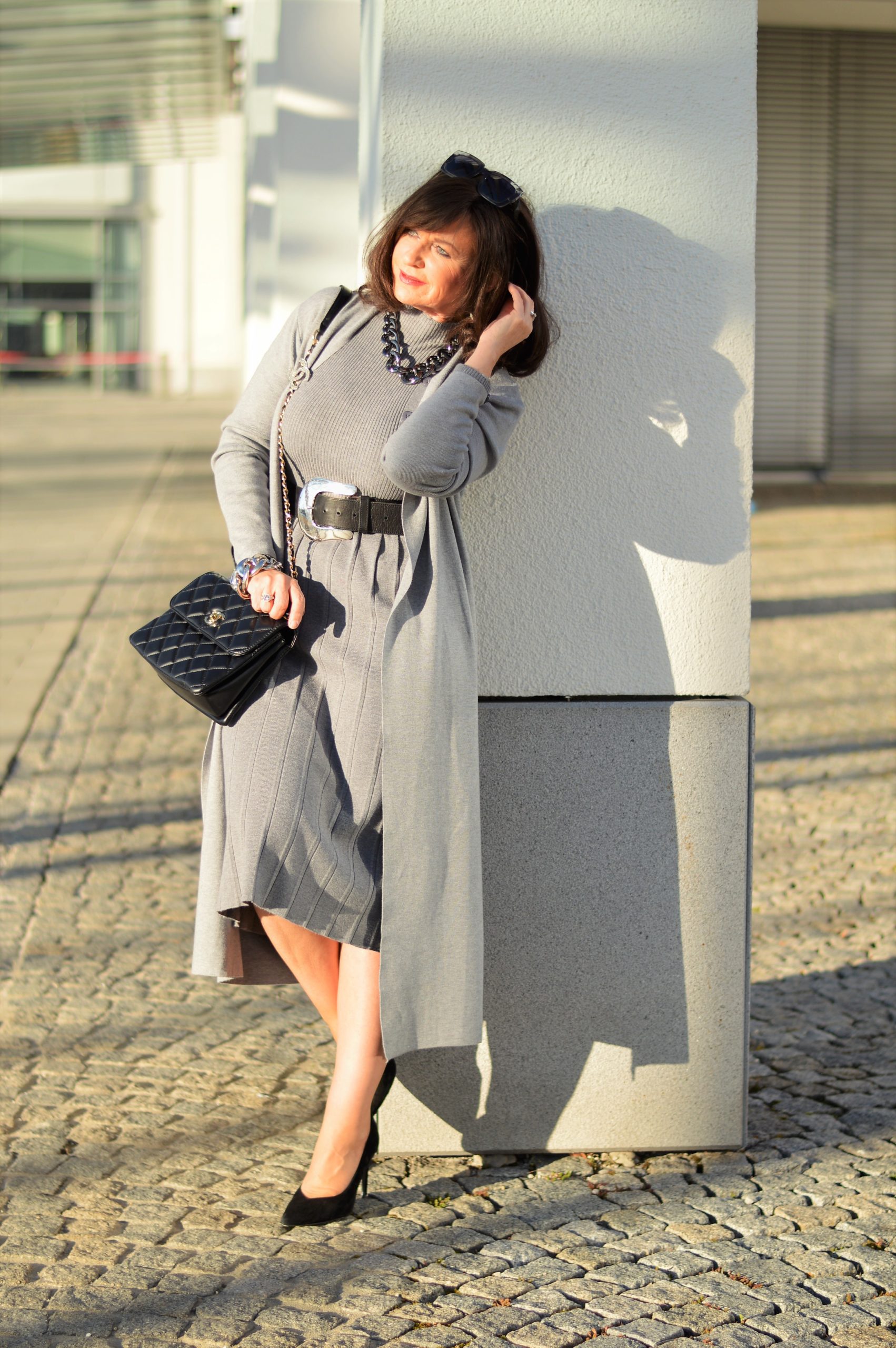 1 KLEID - 3 LOOKS: Ein graues Kleid - Martina Berg - Lady 50plus