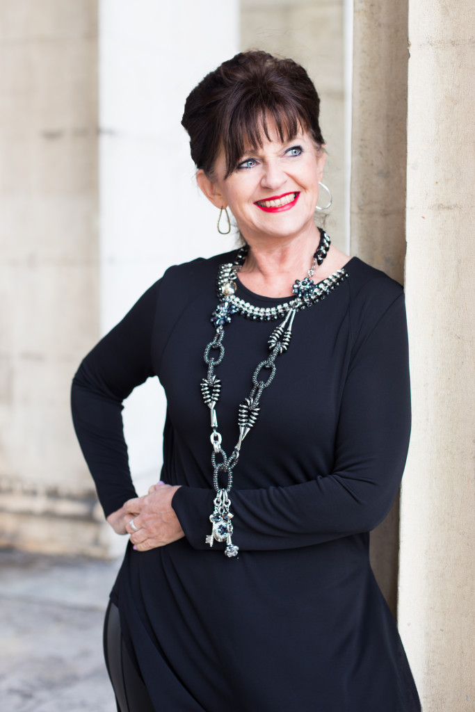 Fashion Styling for Saturday Night – Lady in Black