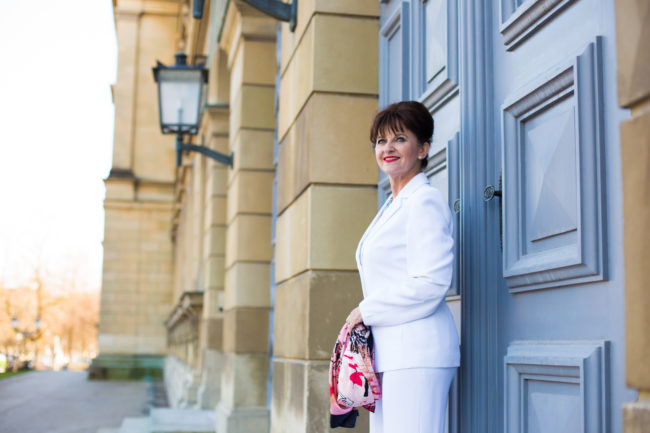 weißer Hosenanzug Lady 50plus