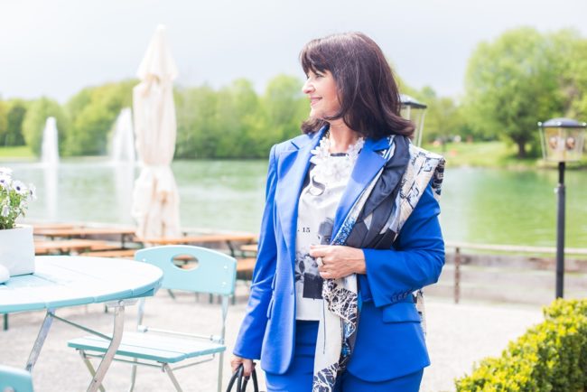 Blauer Hosenanzug - Blazer - links