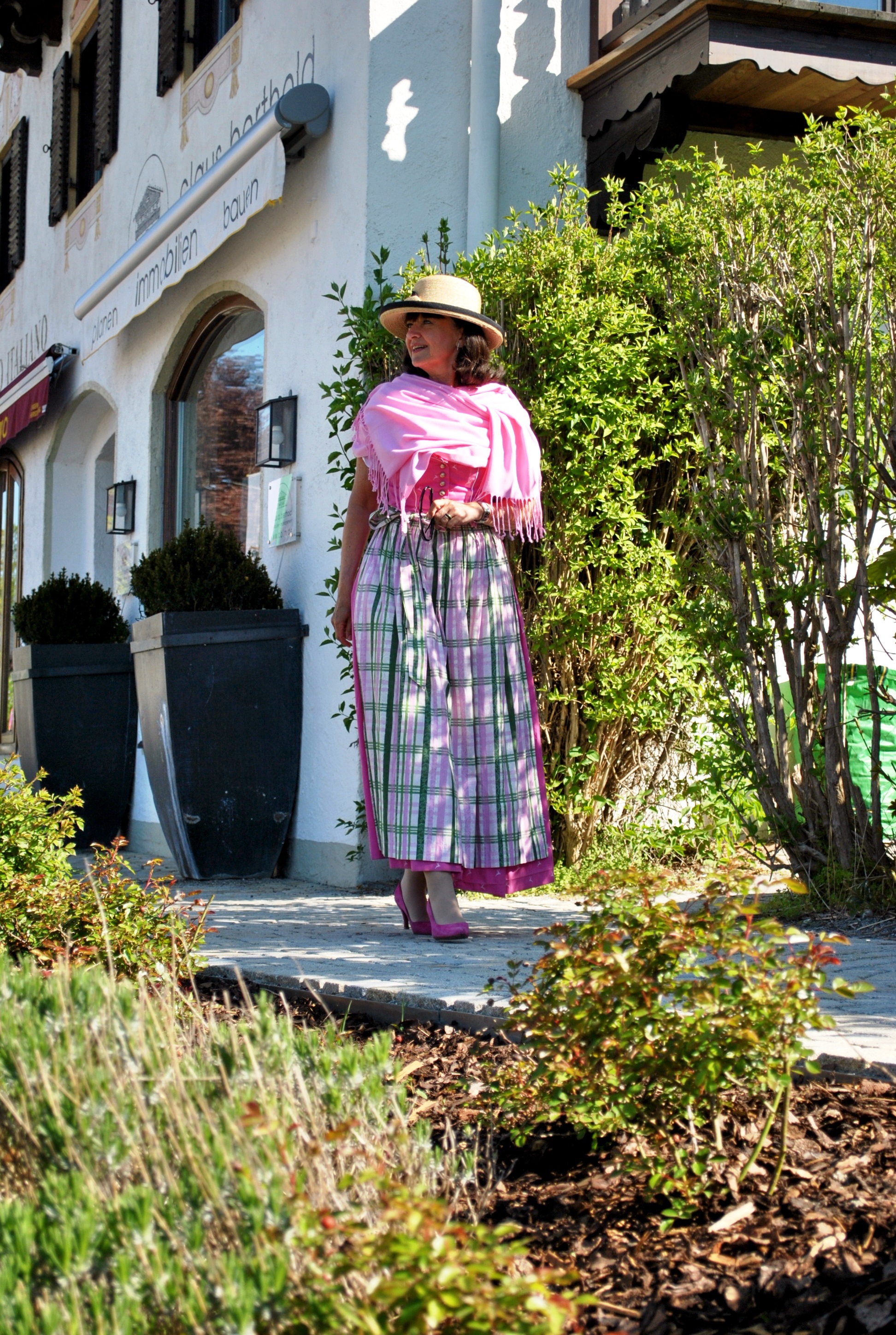 Dirndl Pink mit Pashmina Tuch