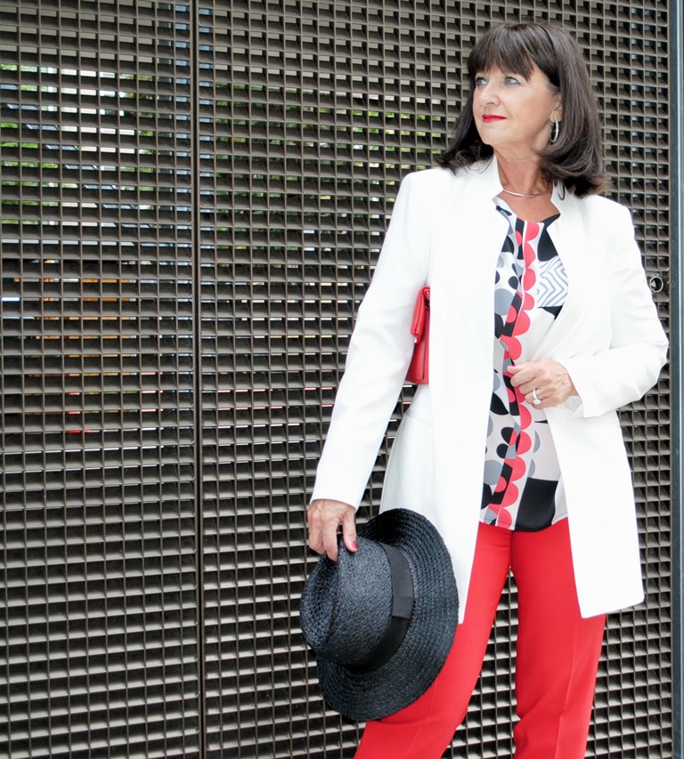 Grafische Bluse mit Blazer