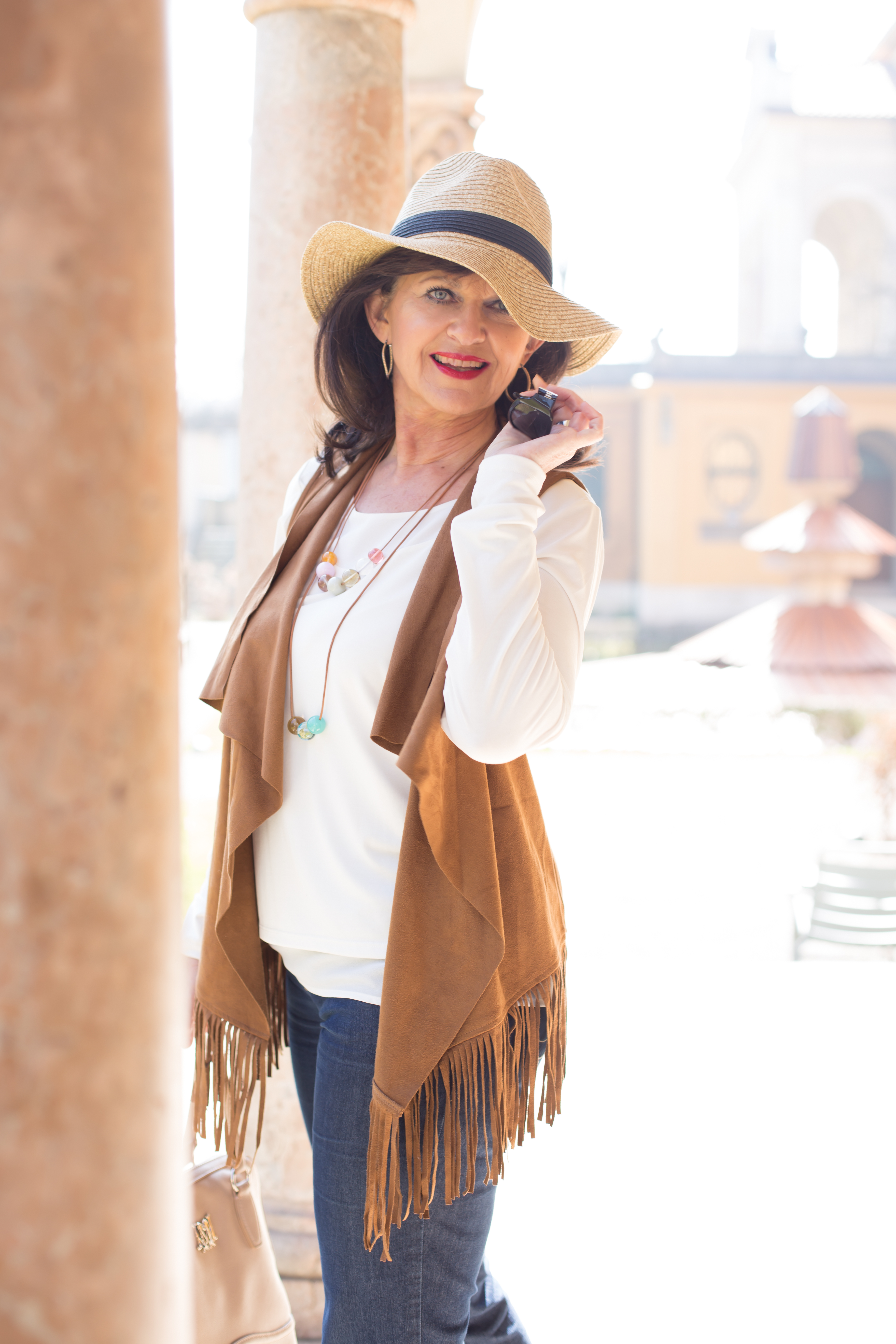 Velours-mit-KetteundHut