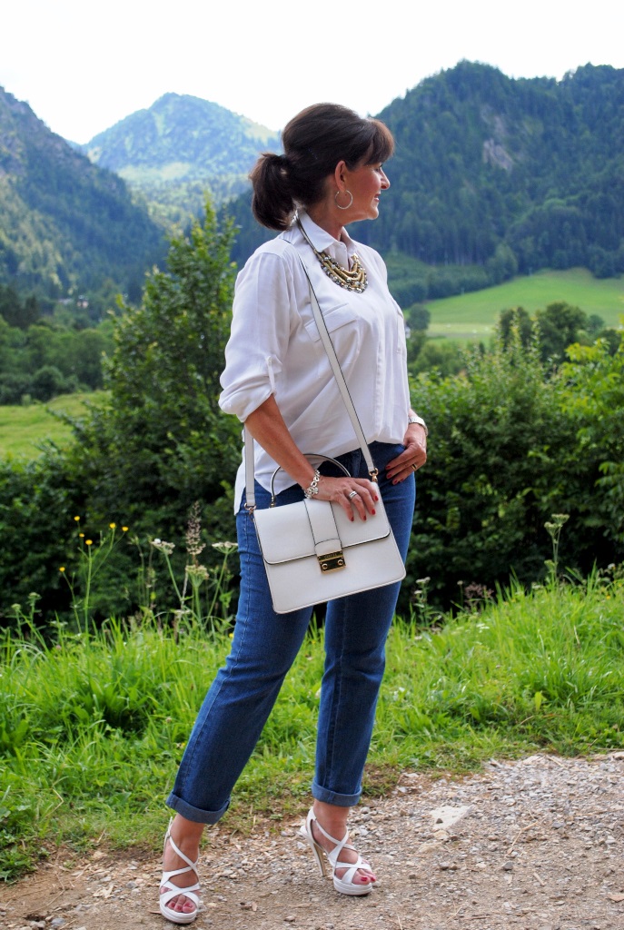 Jeans und Bluse