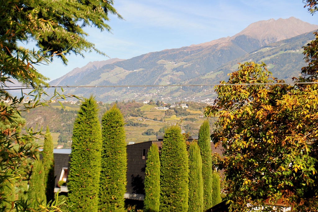 blick-vom-fenster-auf-meran