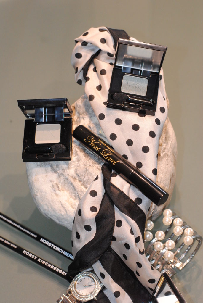 lidschatten-mit-accessoires