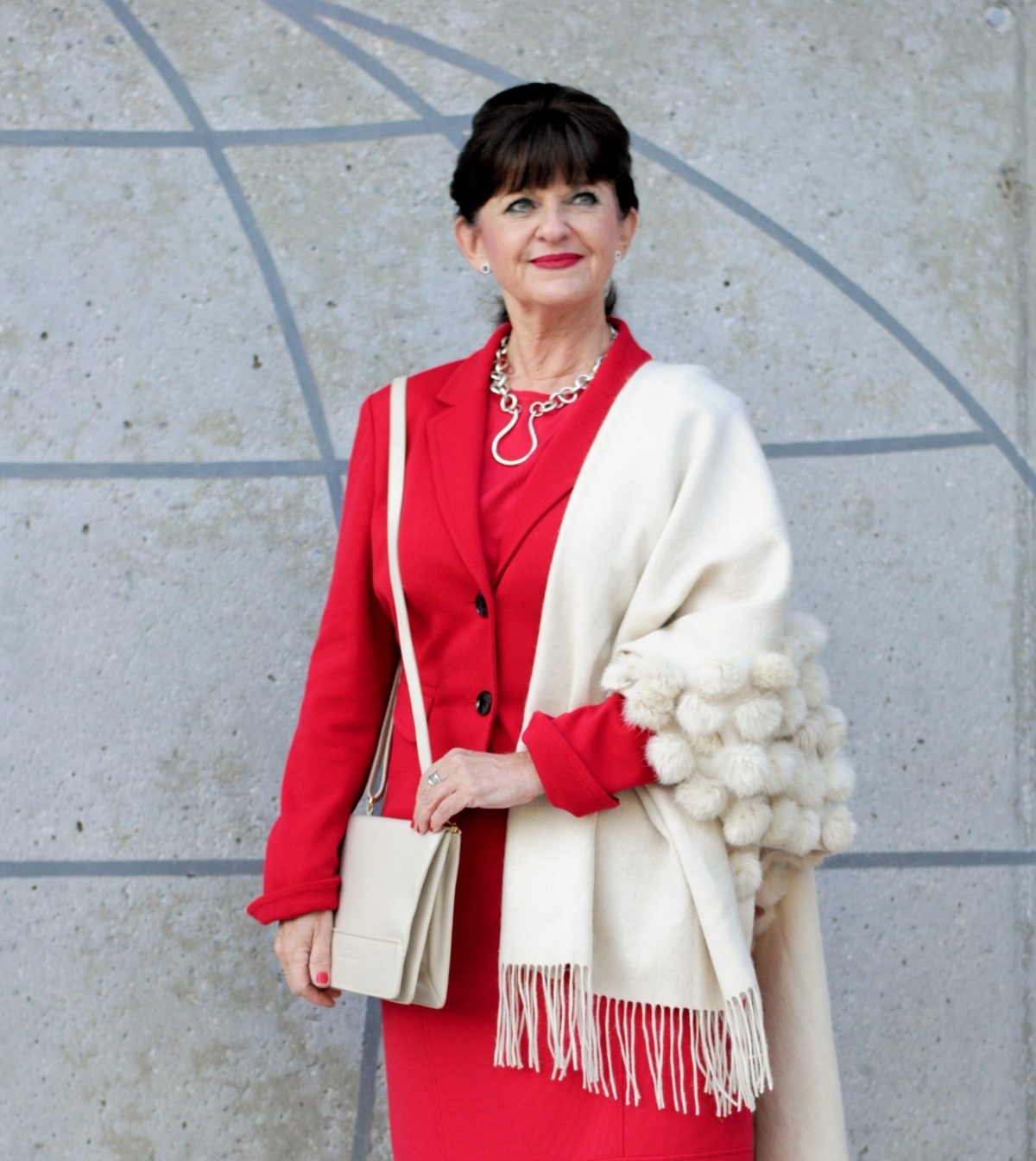 rotes-kostuem-oberteil-mit-stola