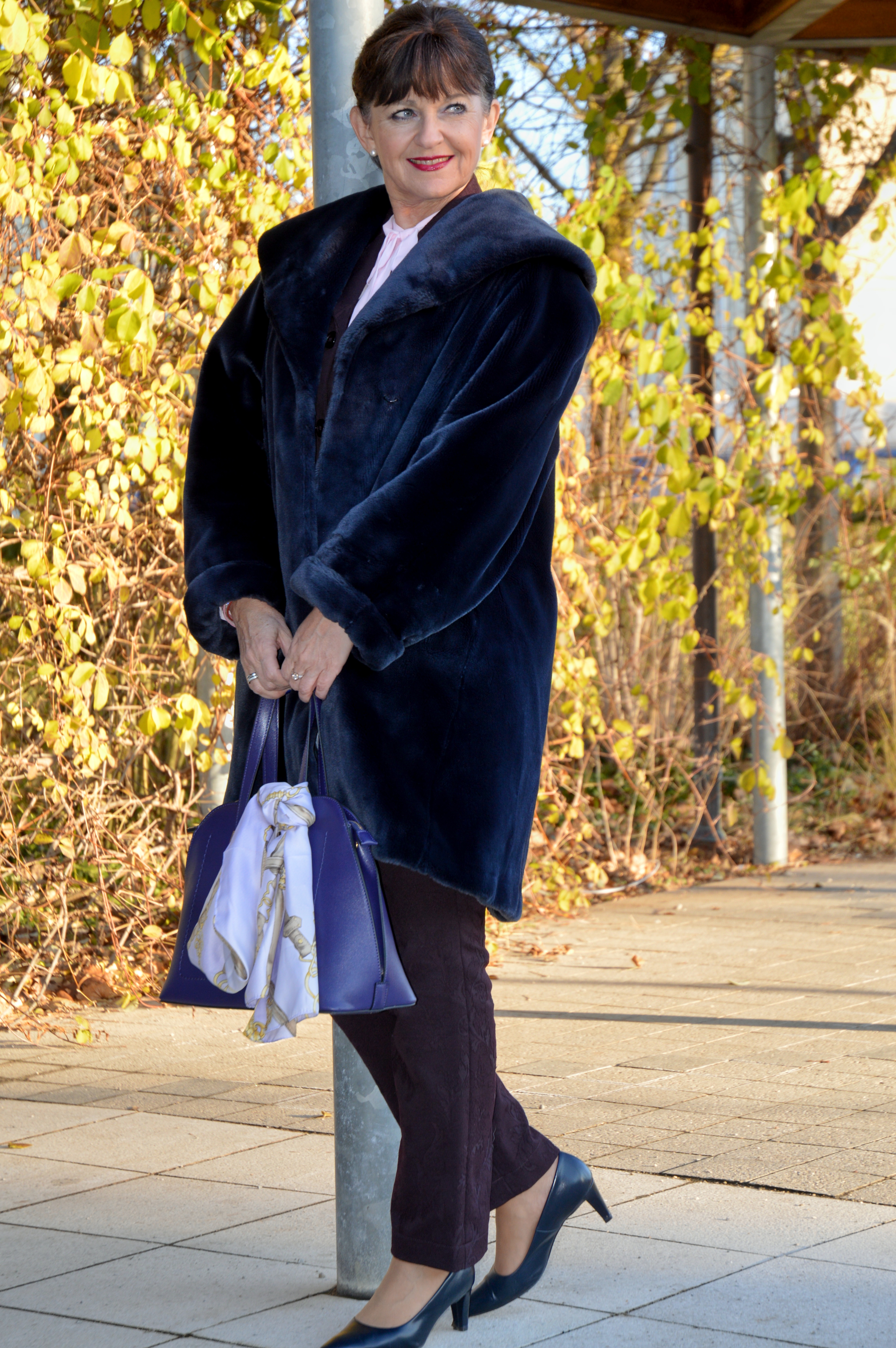Fake Fur Mantel in Blau
