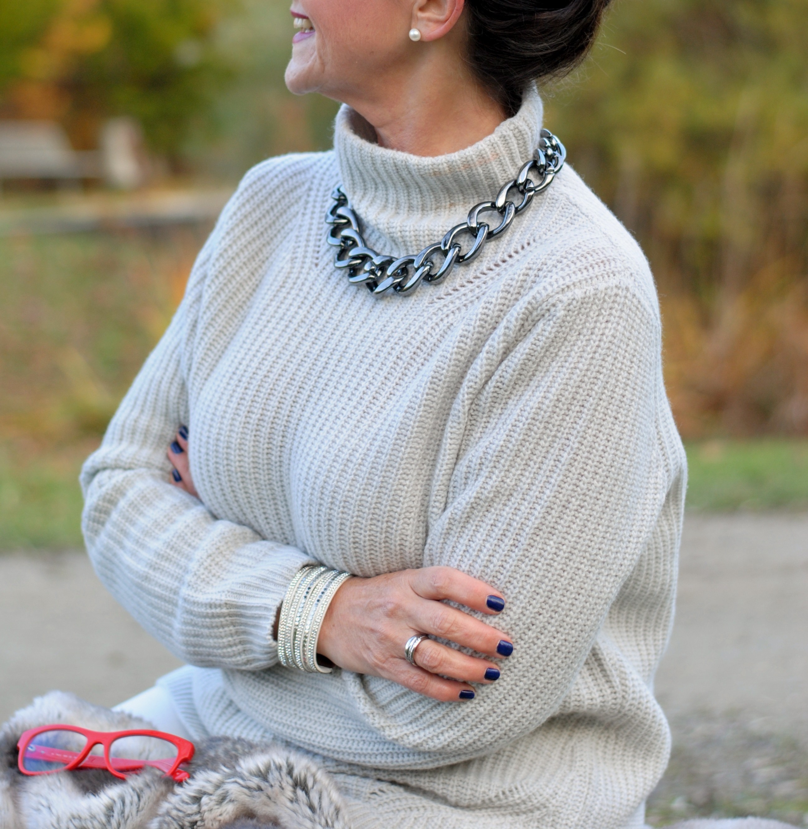 Pullover mit Statement-Kette