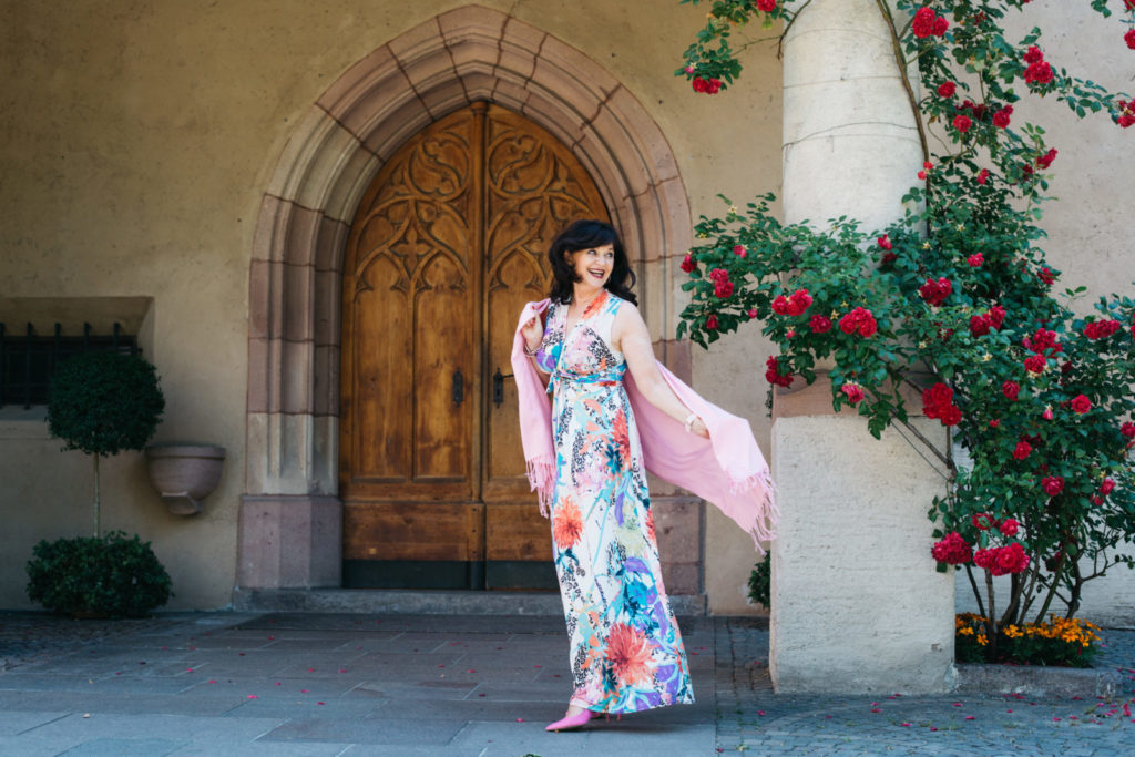 MAXIKLEID – Weiblichkeit im Sommerkleid