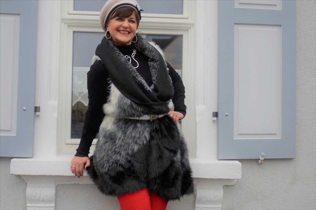 Fake Fur Weste in schwarz weiß