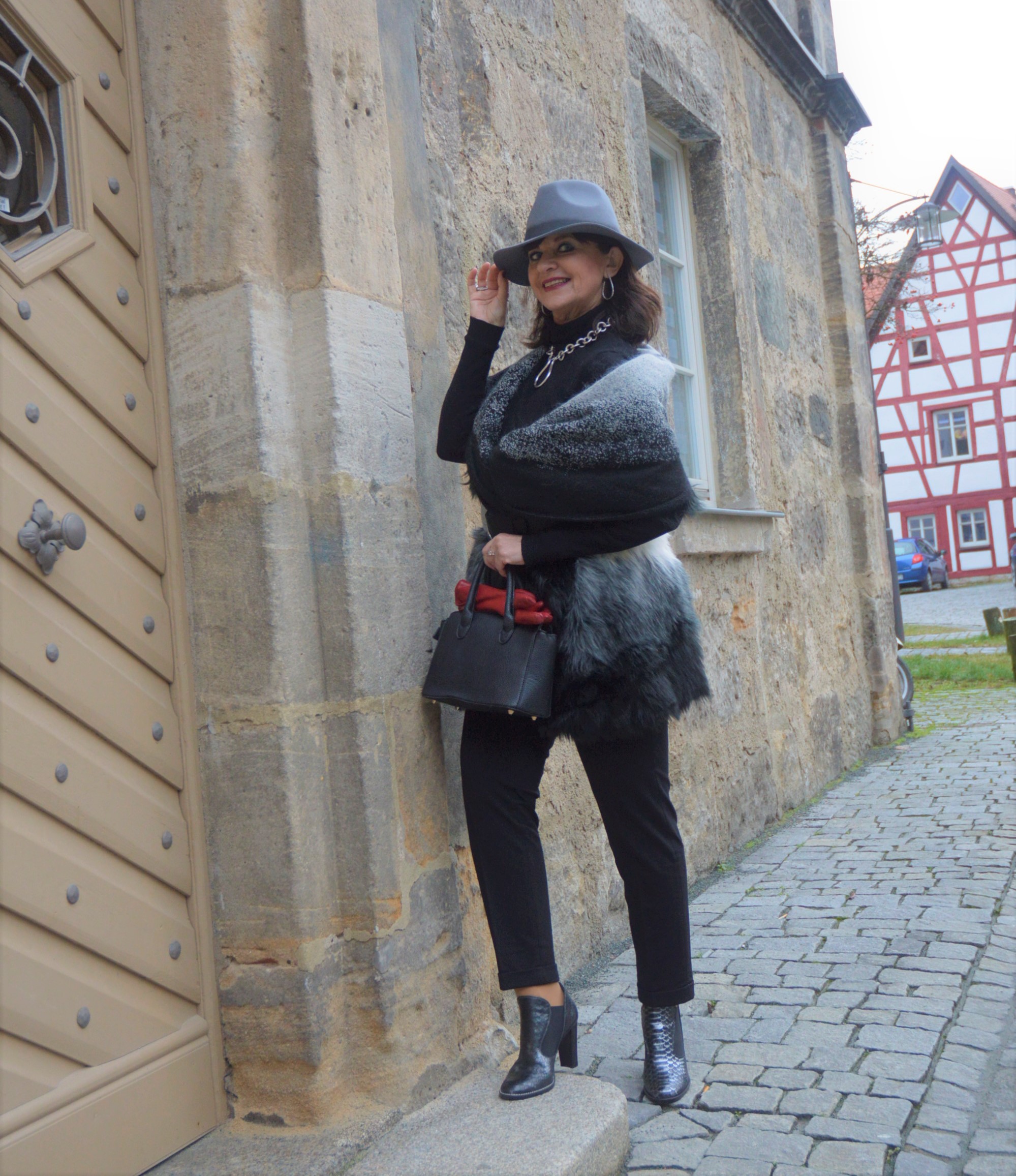 Fake Fur stilvoll kombiniert