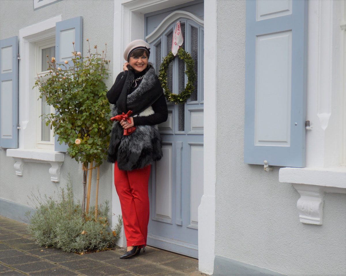 Mode 40plus mit Fake Fur