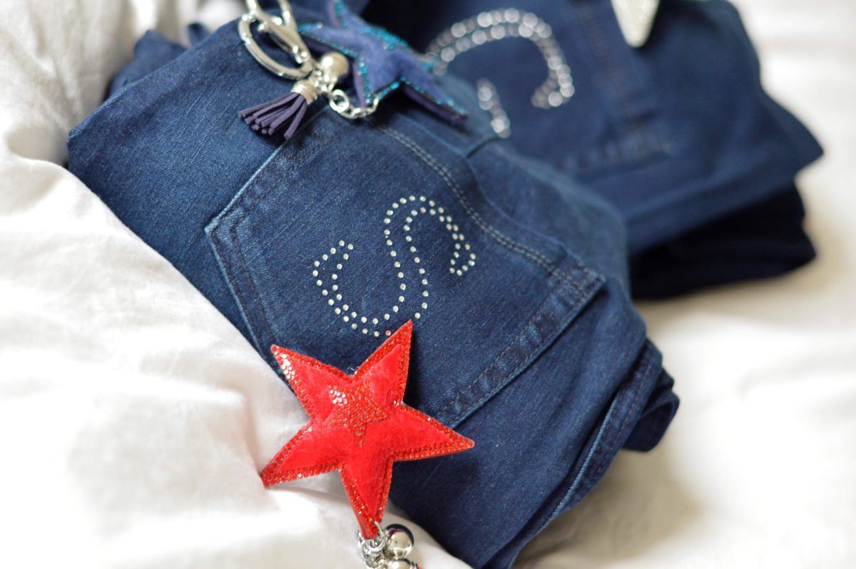 Jeans mit S Monogram