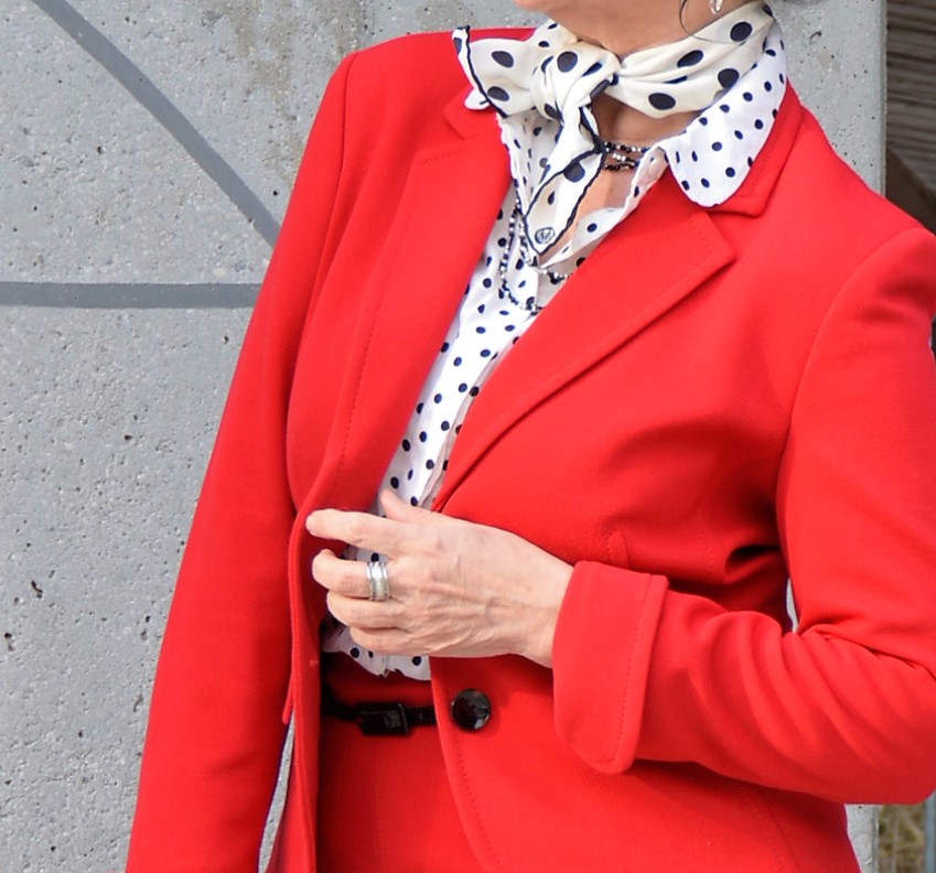 Bluse und Tuch mit Polka Dots