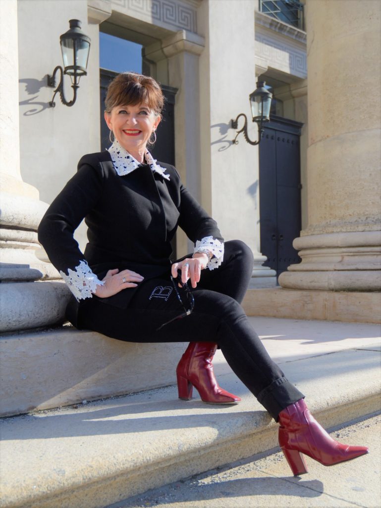 LADY DELUXE IN SCHWARZ – mit Jeans ins Büro