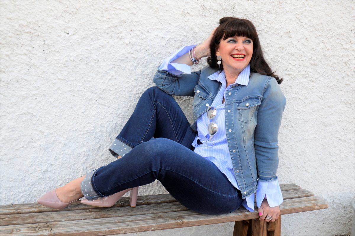 Lady Deluxe mit Bluse