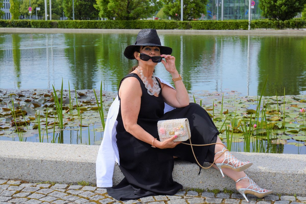Schwarzes Sommerkleid