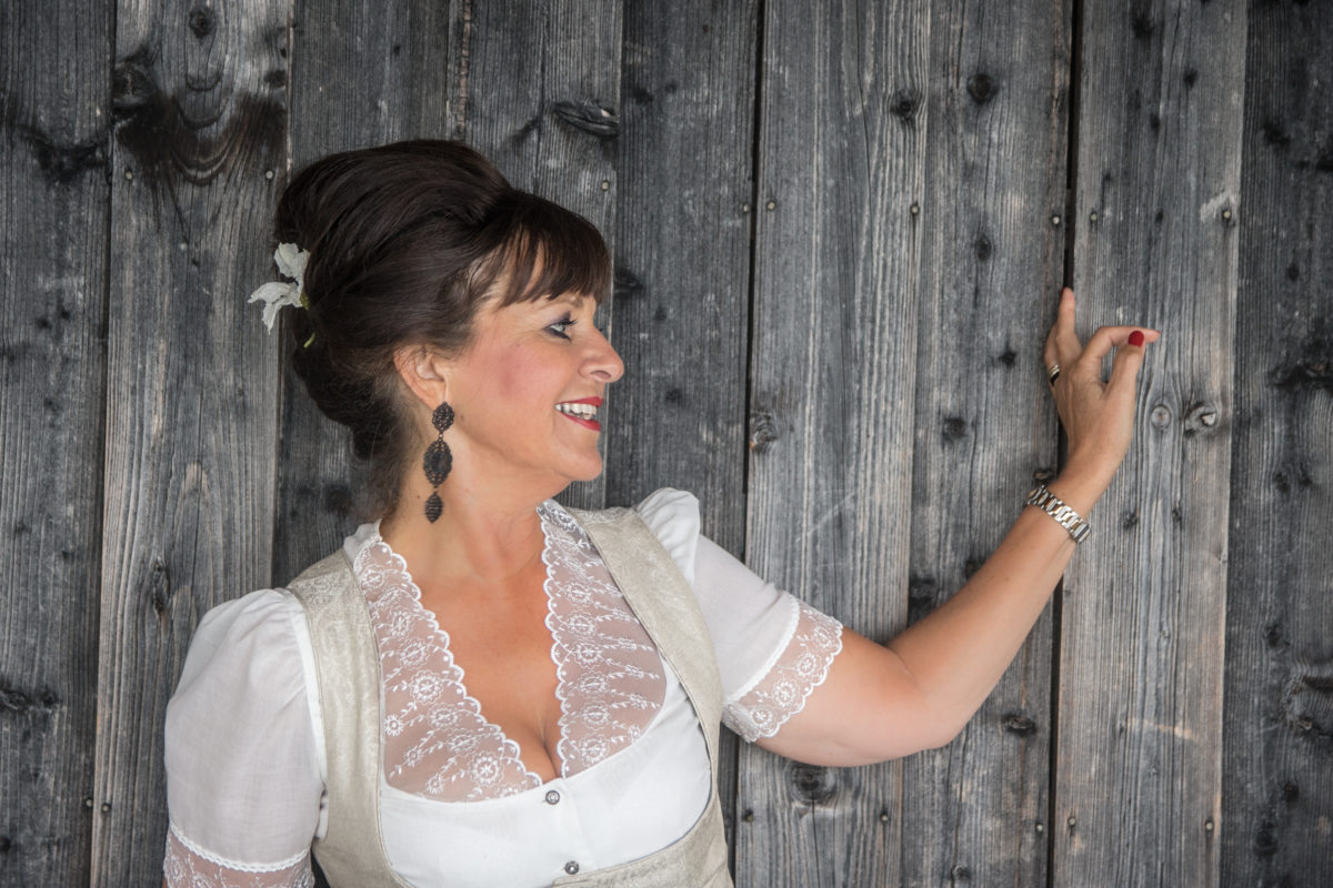 Bluse mit Spitze ecru