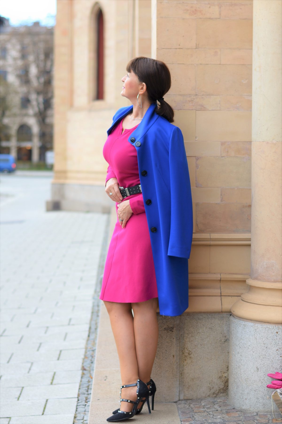 Kleid pink mit Mantel blau