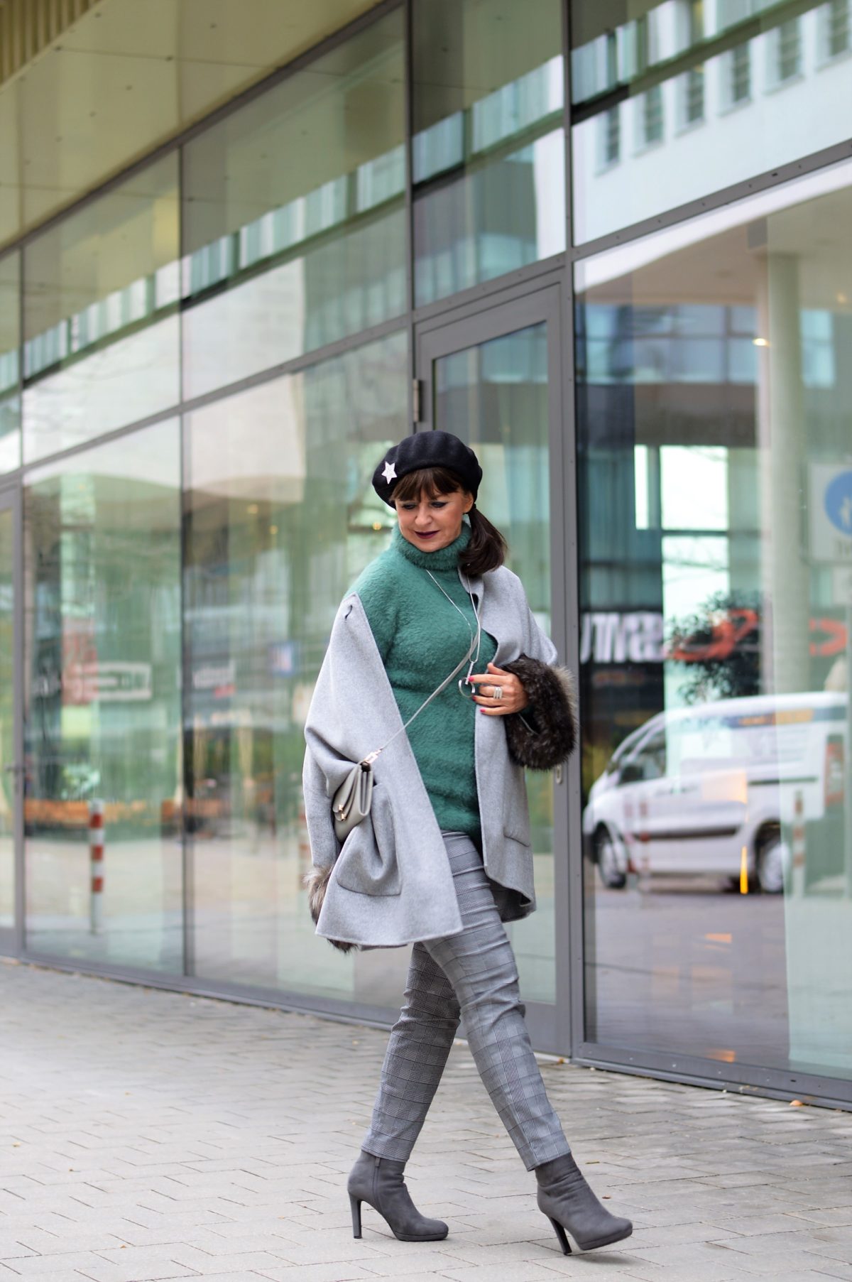 Grüner Pulli in the City