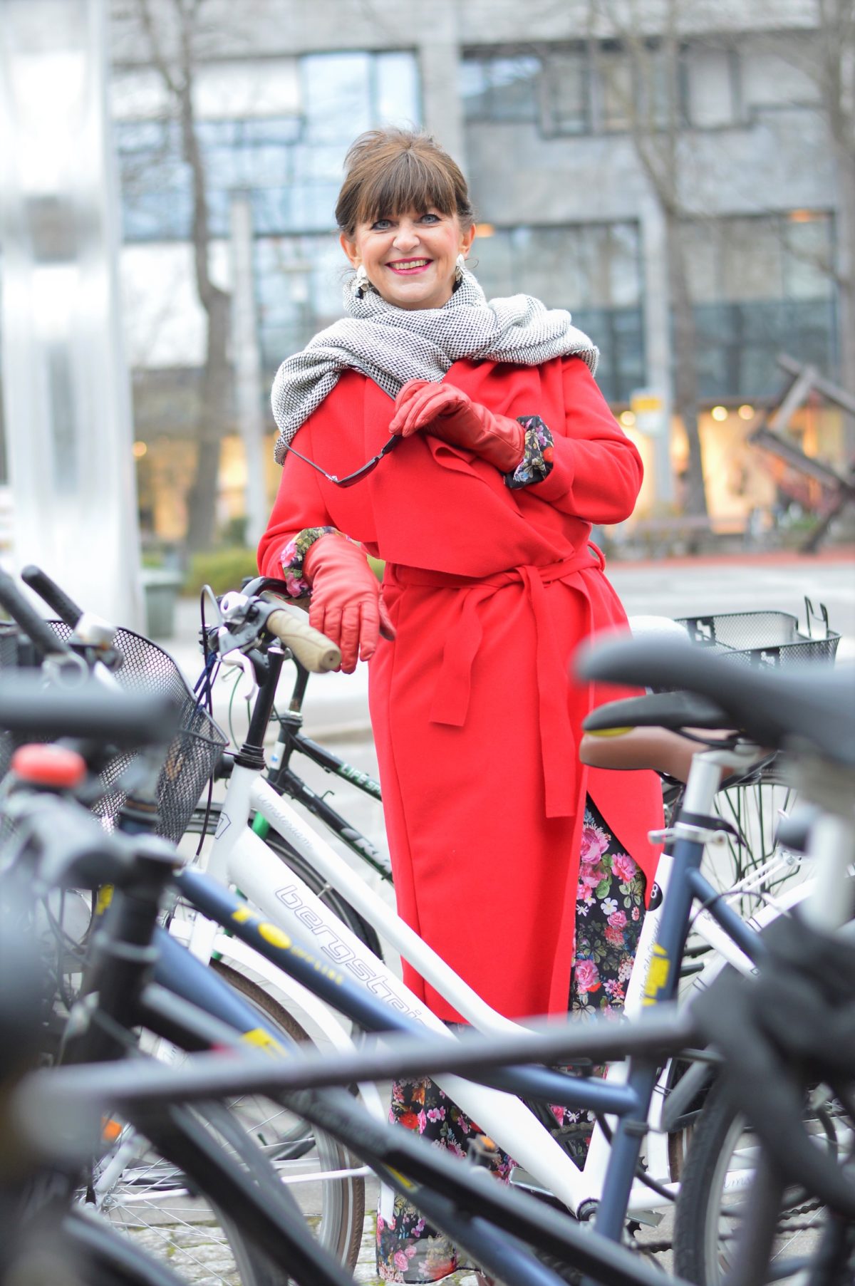 Fahrrad und Maxikleid