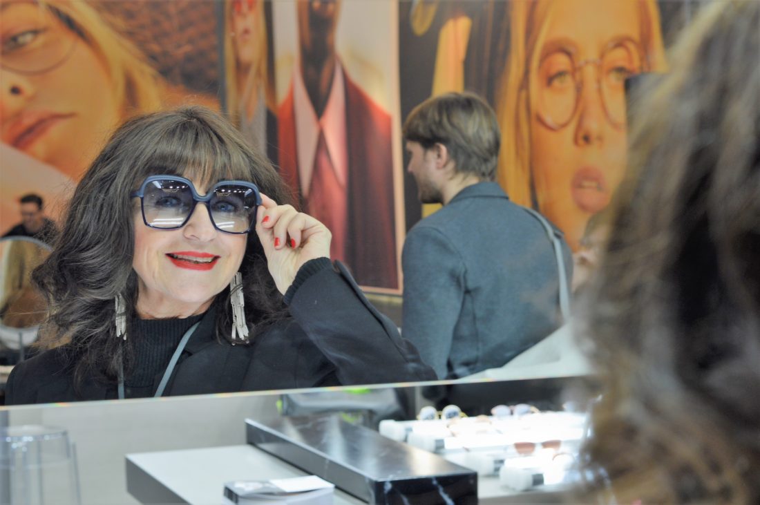 Brille in Blau OPTI