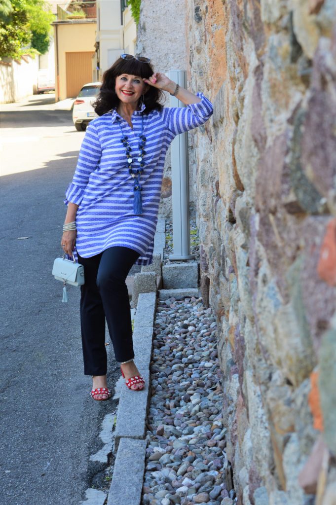 Blusenkleid im Streetstyle