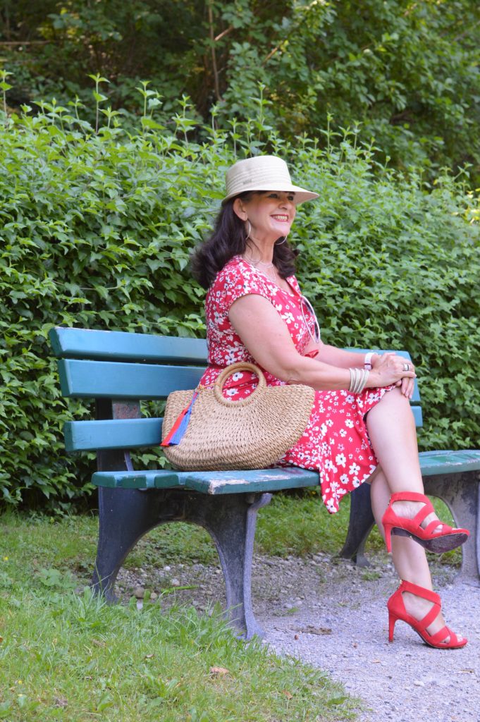 Gartenparty Outfit rot weiß