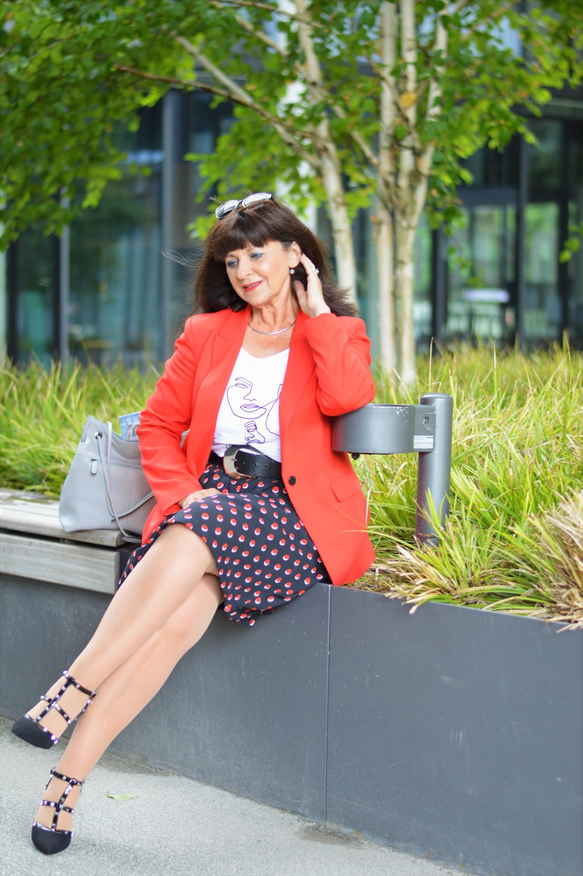 Business Look mit Rock im Sommer