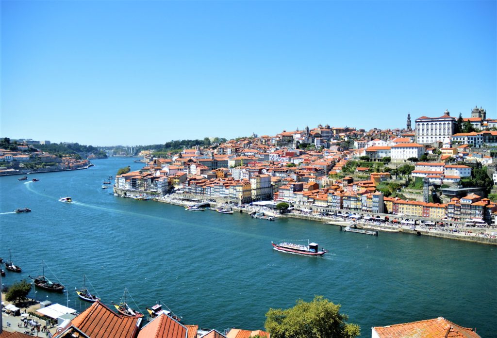 Ausblick auf Porto von der Brücke
