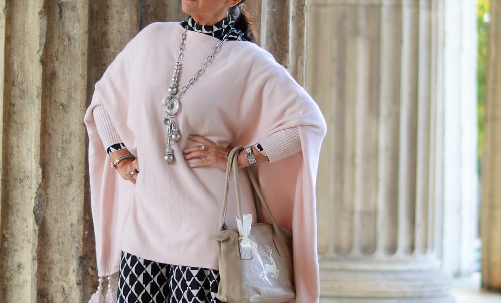 1 Teil - 5 Looks Kleider