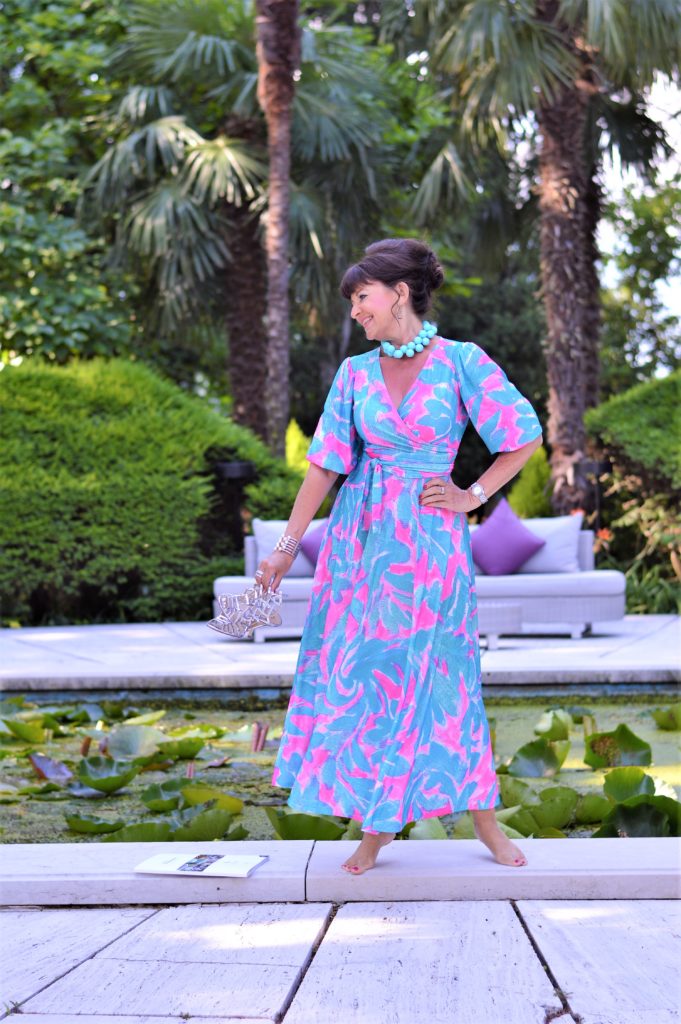 das perfekte Sommerkleid in bunten Farben