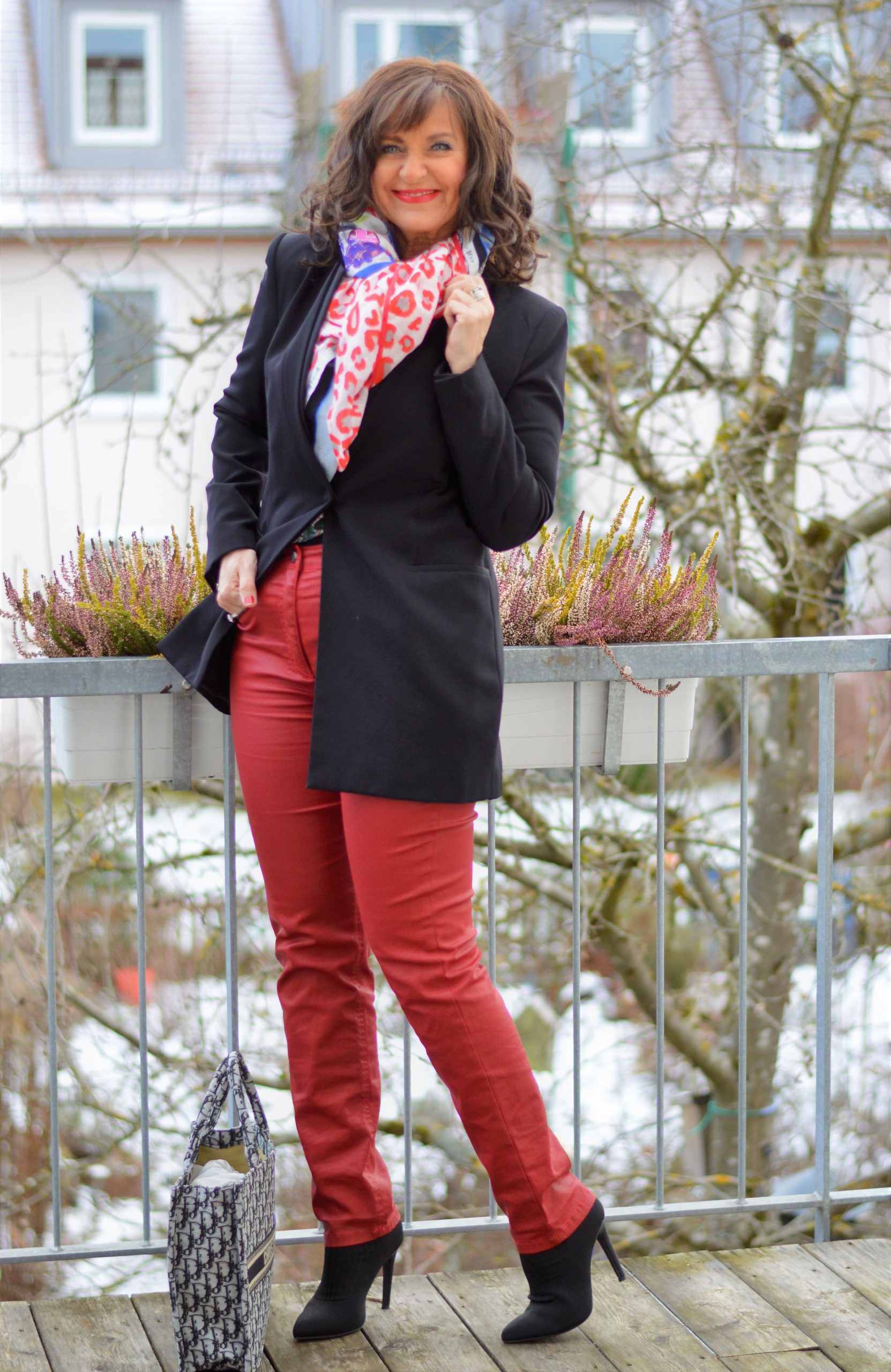 Rote Lederleggings für Frauen 50plus