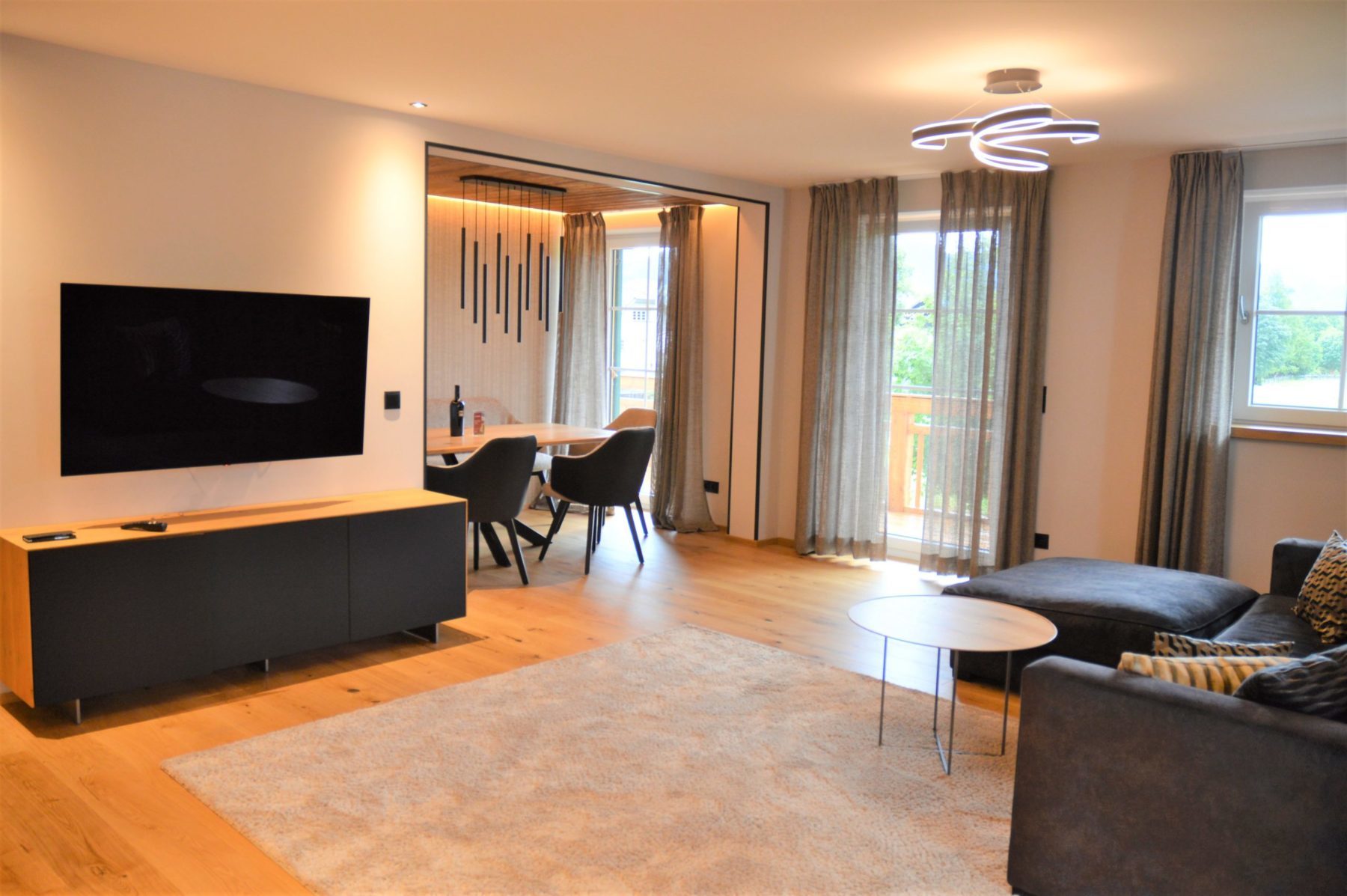 Luxery Apartments R6