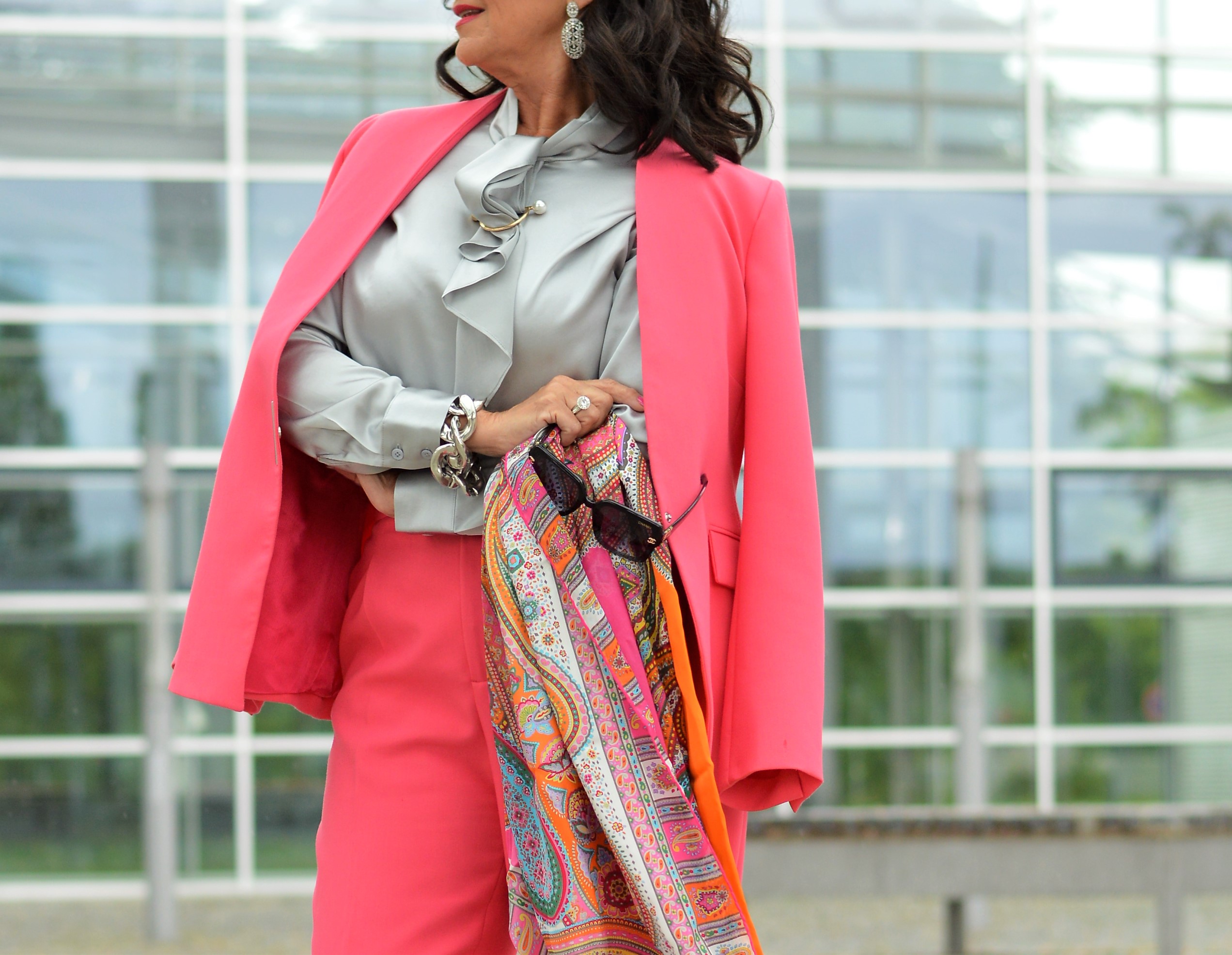 Seidenbluse mit Hosenanzug