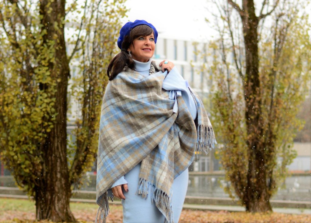 SCHICKE ACCESSOIRES FÜR KÜHLE TAGE