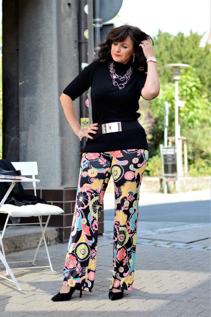 Herbstlook bunte Hose mit rolli