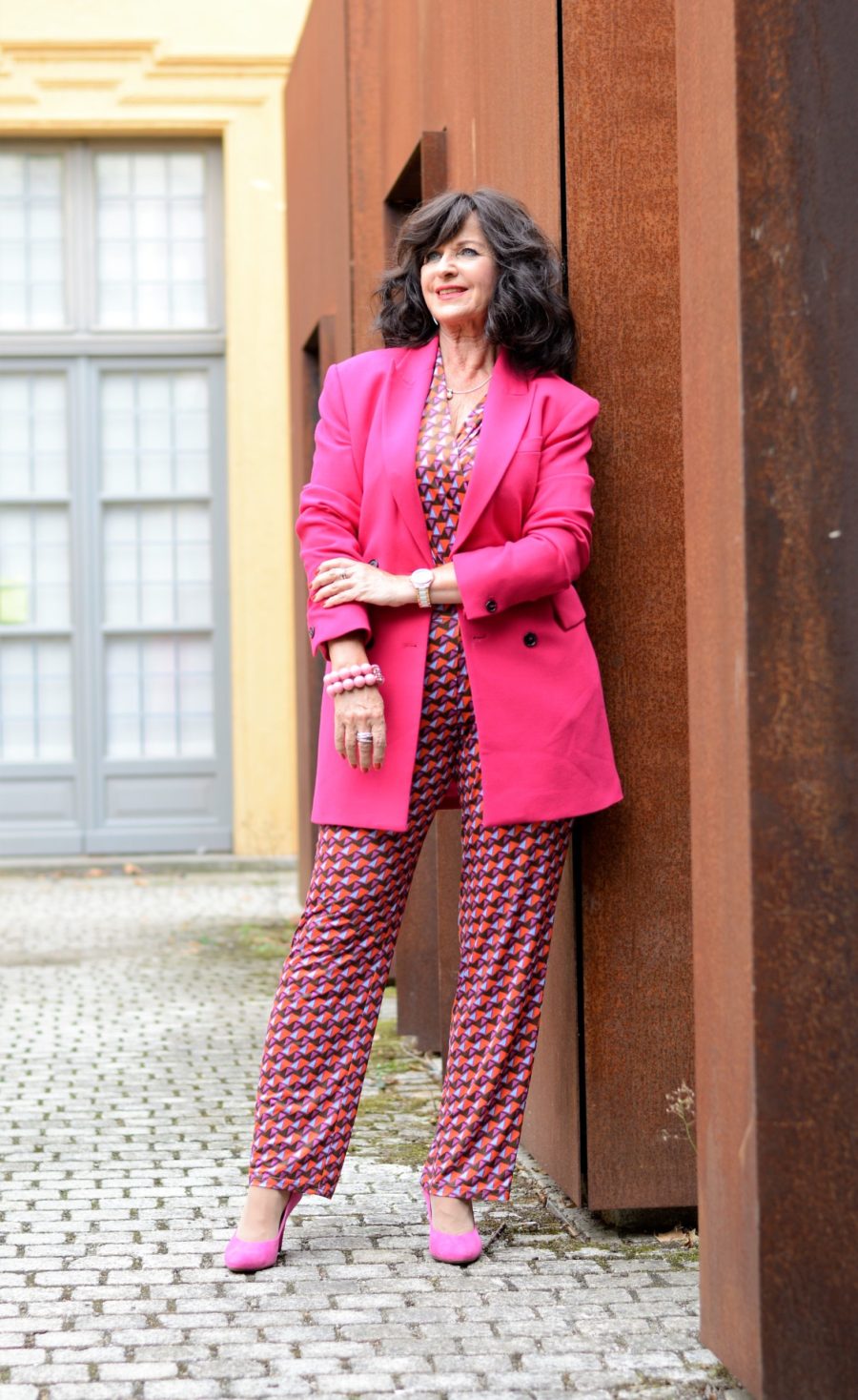 Lady 50plus im Jumpsuit