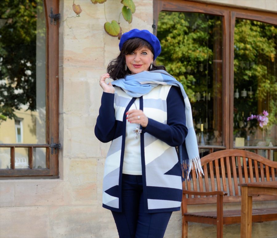 Cardigan mit Schal und Mütze