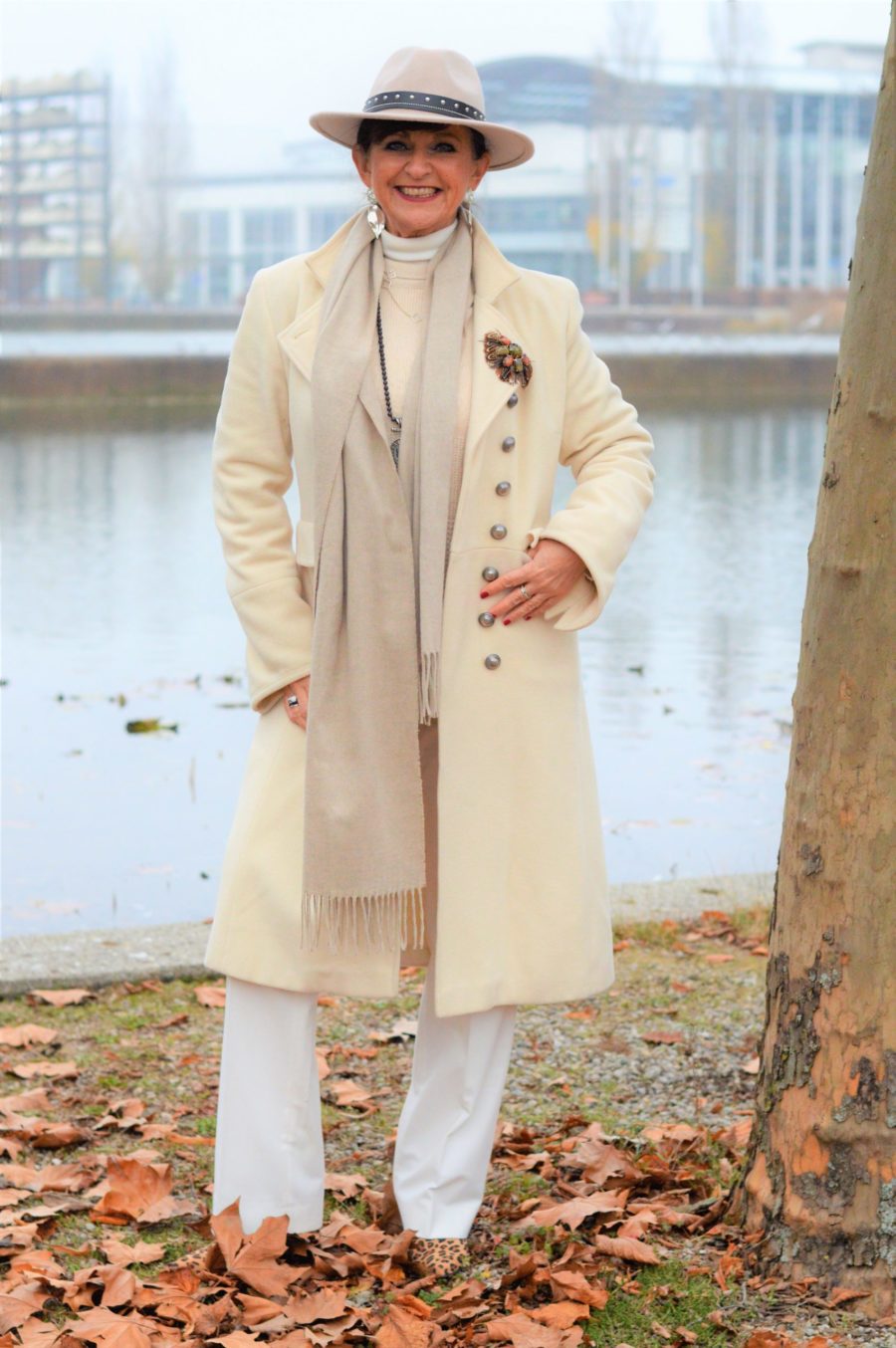 Mantel in winterweiss