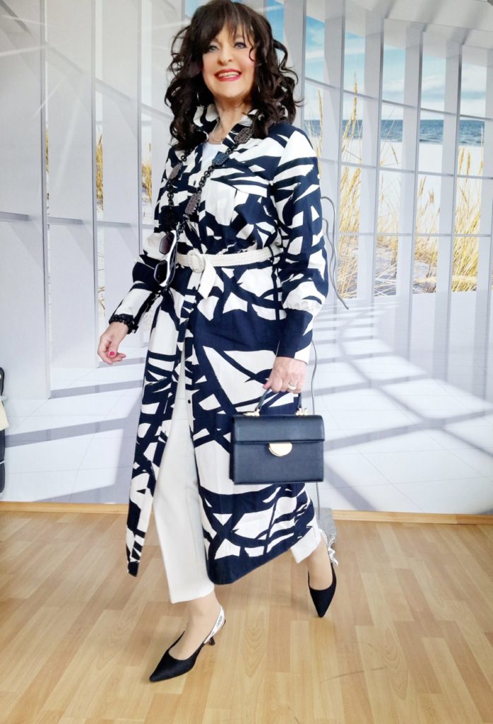 Frühlingskleid in schwarz weiß