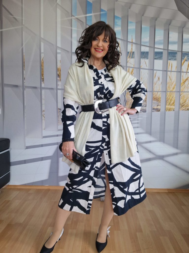 Frühlingslook Hemdblusenkleid