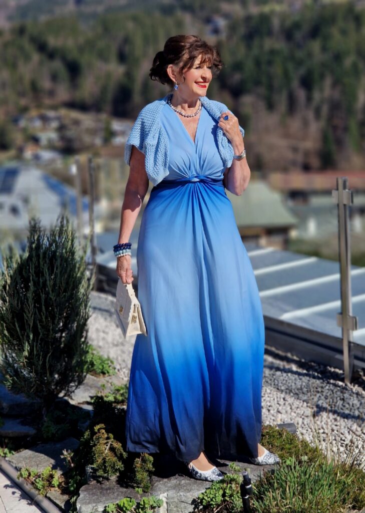 Hochzeitsgast Kleid in Blautönen