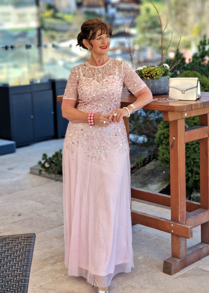 Hochzeitsgast - Lady 50plus präsentiert die schönsten Looks für Frauen 50plus