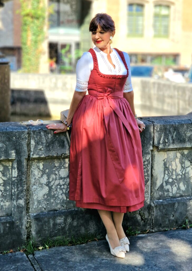OKTOBERFEST DIRNDL 2025: Mein Wiesn-Look