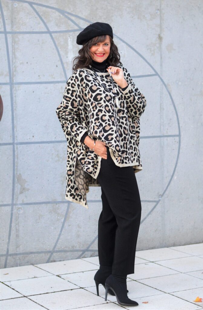Herbstlook Poncho mit Animalprint